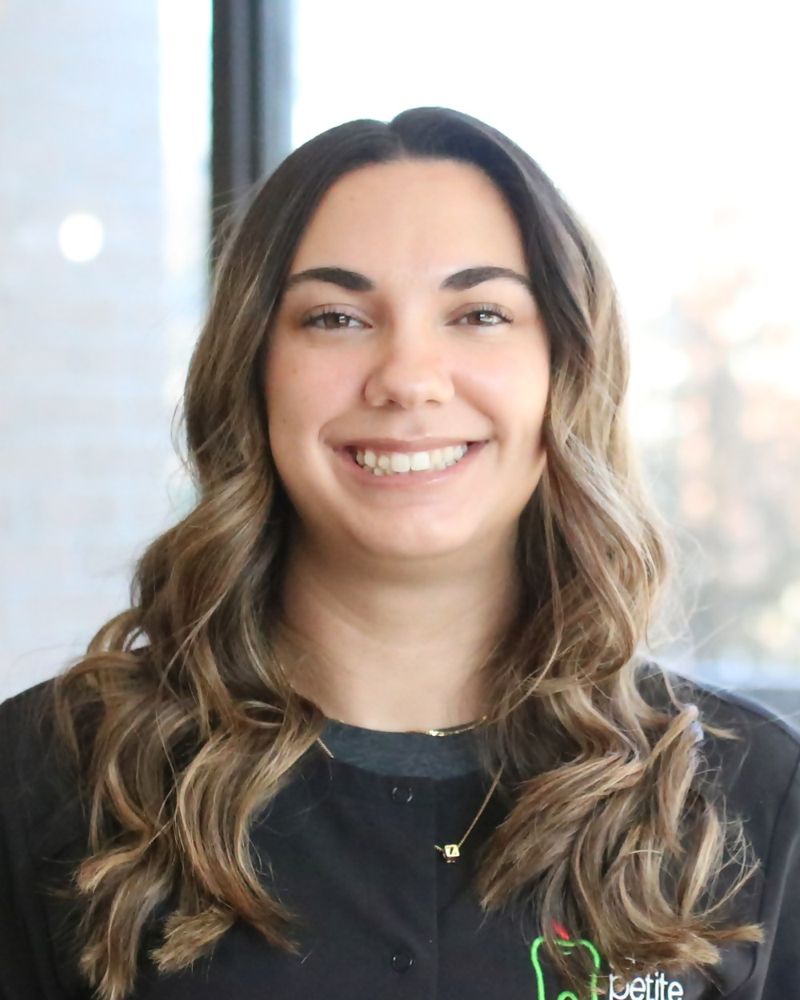 Zoe, pediatric dental hygienist at La Petite Dent